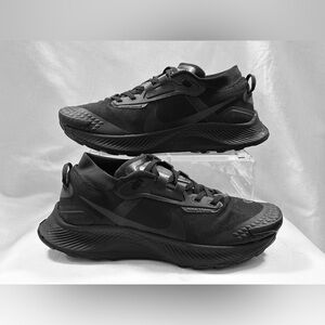Nike Pegasus Trail 3 Shoes Men
8.5 Black Gore-Tex GTX Sneakers
Hiking DC8793-001